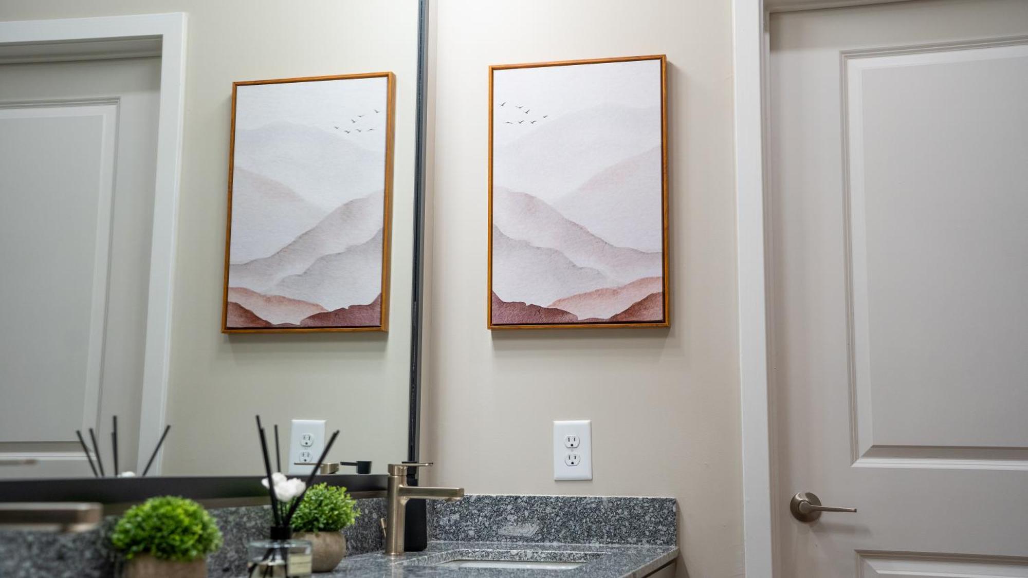 Modern Brand New 3br 2b In Heart Of *